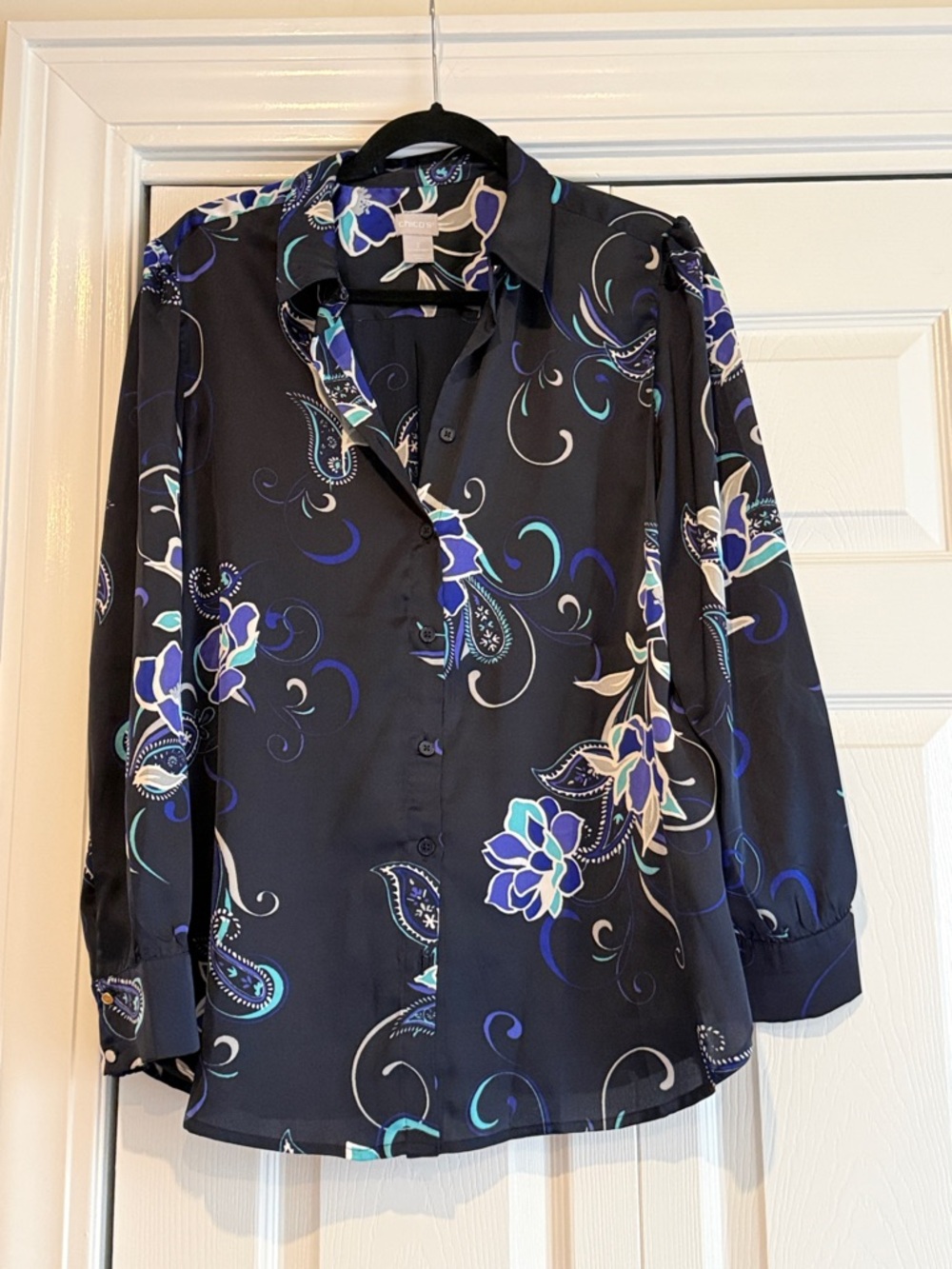 Chicos Button Front Blouse Long Sleeve Satin look